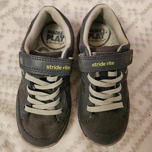 Stride Rite Made2Play Cory Sneaker - Size 10.5M